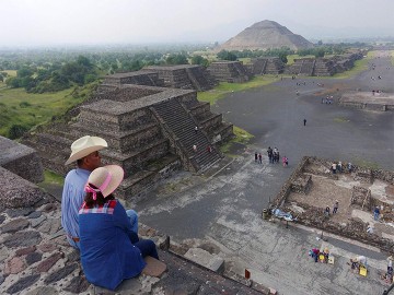 Teotihuacan Pyramids